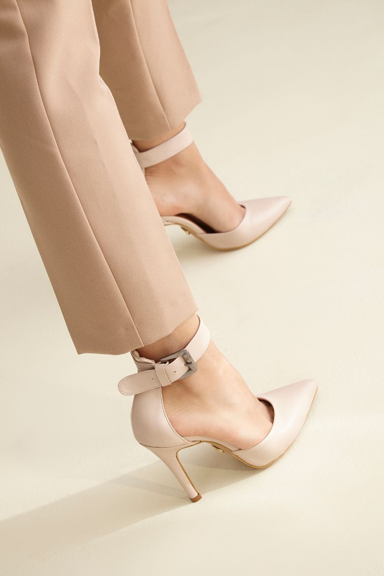 153-02-walk-NUDE MAT-M02189-0002883_0