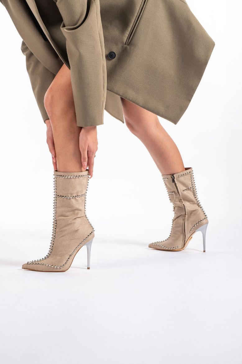 Bizarre Trok Detaylı İnce Topuk 10 Cm Ten Süet Bot resmi