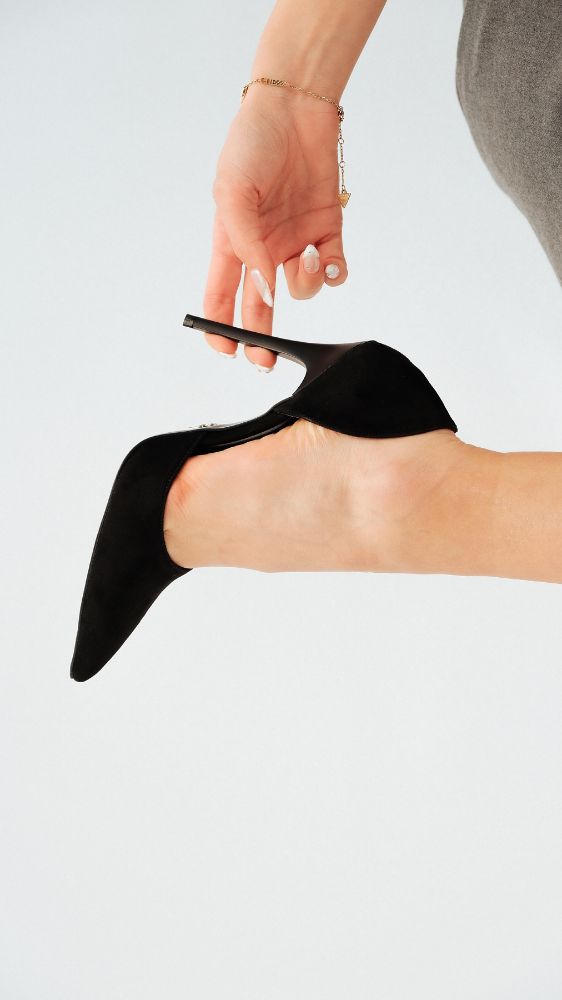 Gilda İnce Topuk 10 Cm Siyah Süet Stiletto resmi