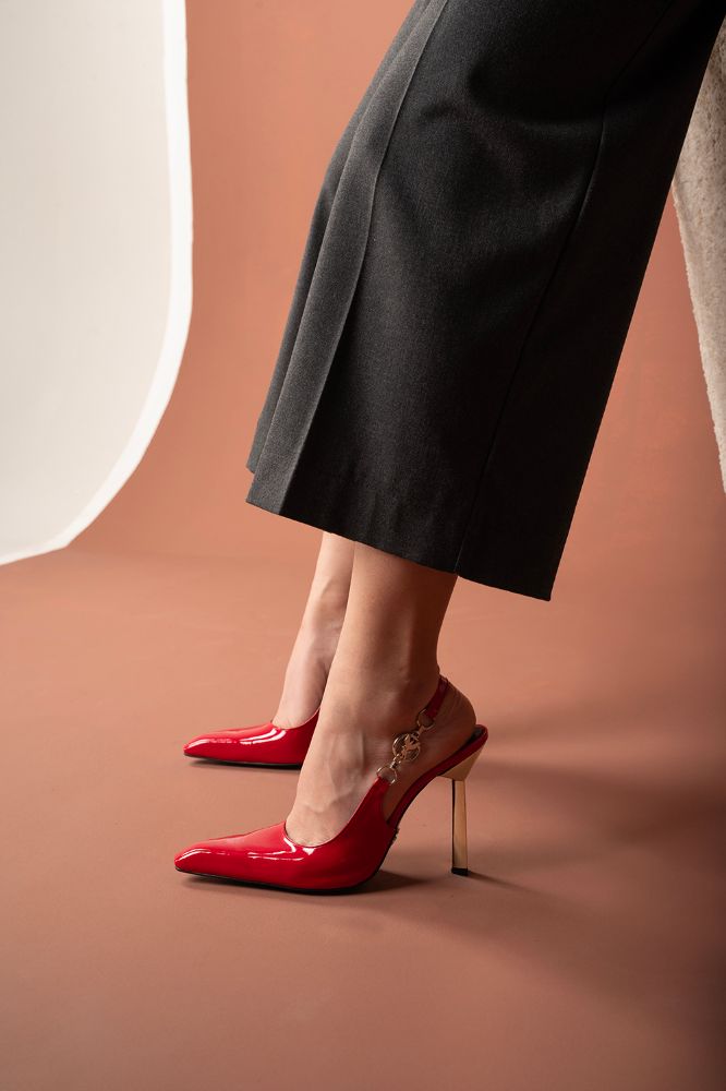 Stella Aksesuar Detaylı İnce Topuk 10 Cm Kırmızı Rugan Stiletto resmi