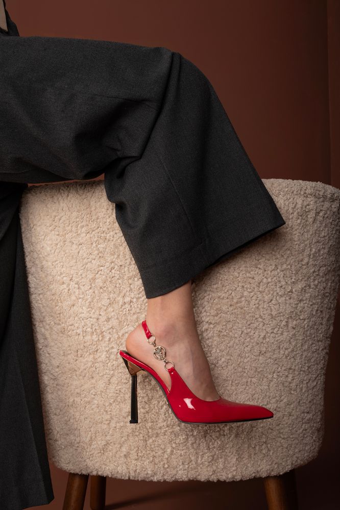Stella Aksesuar Detaylı İnce Topuk 10 Cm Kırmızı Rugan Stiletto resmi