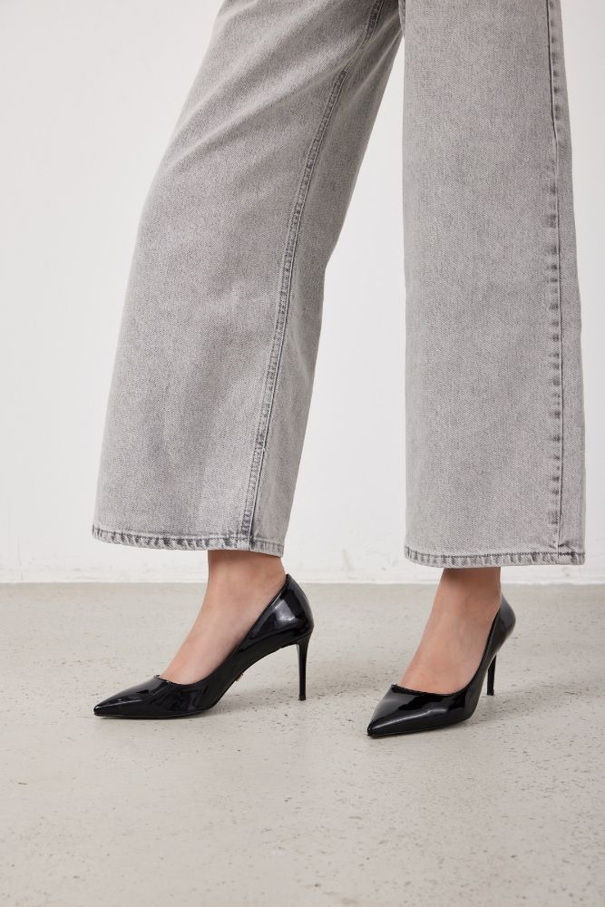 Urbane İnce Topuk 8 Cm Siyah Rugan Stiletto resmi