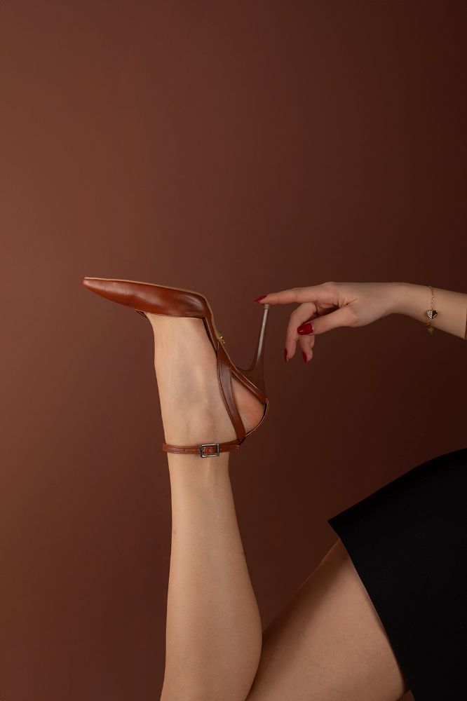 Odalis Bilekten Bantlı İnce Topuk 10 Cm Taba Mat Stiletto resmi