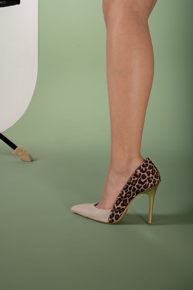 Bai İnce Topuk 10 Cm Ten Leopar Stiletto resmi