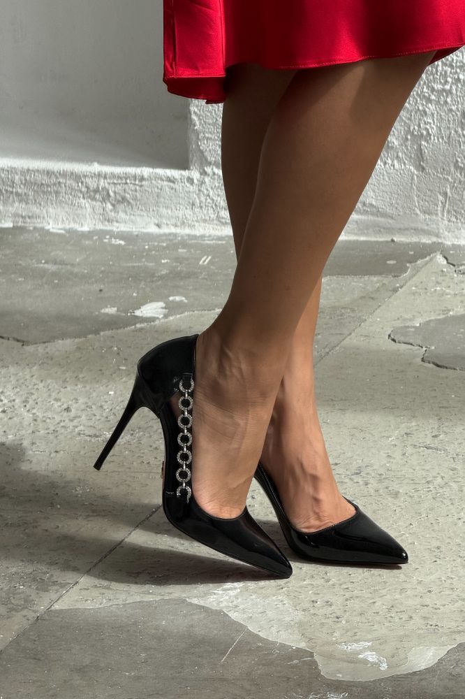 Zest Zincir Detaylı İnce Topuk 10 Cm Siyah Rugan Stiletto resmi