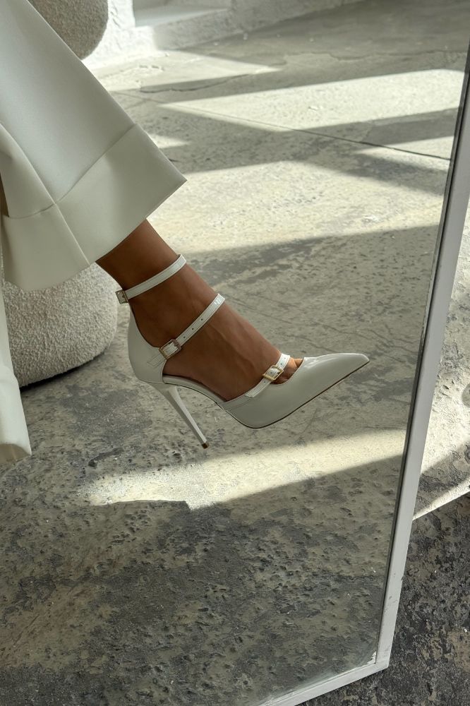 Ava Üç Bantlı İnce Topuk 10 Cm Beyaz Rugan Stiletto resmi