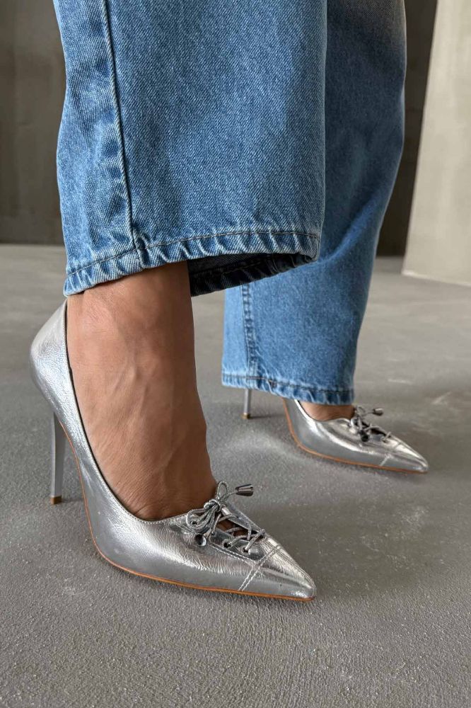 Enid Bağcık Detaylı İnce Topuk 10 Cm Gümüş Kırışık Stiletto resmi