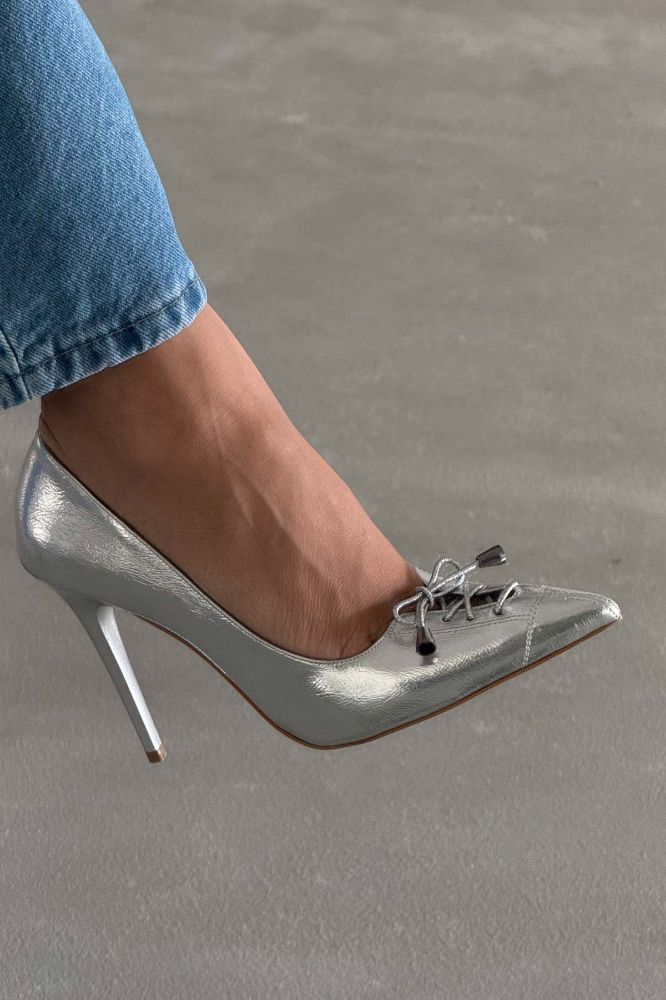 Enid Bağcık Detaylı İnce Topuk 10 Cm Gümüş Kırışık Stiletto resmi