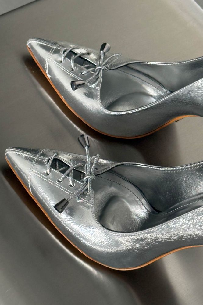 Enid Bağcık Detaylı İnce Topuk 10 Cm Gümüş Kırışık Stiletto resmi