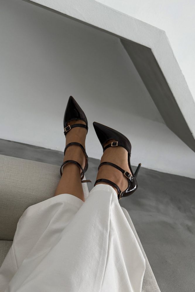Ava Üç Bantlı İnce Topuk 10 Cm Acı Kahve Rugan Stiletto resmi