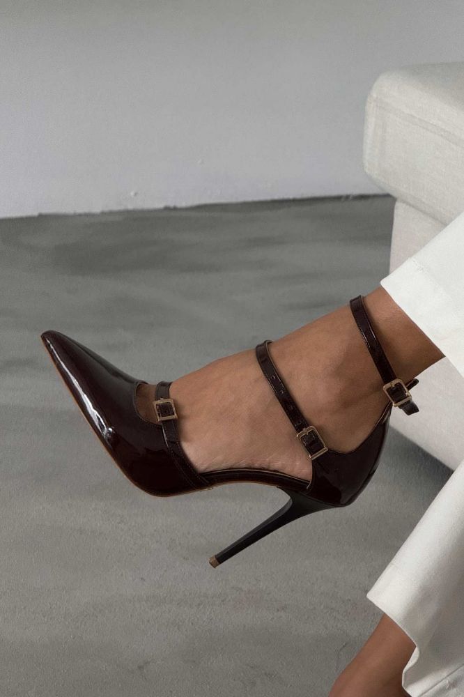 Ava Üç Bantlı İnce Topuk 10 Cm Acı Kahve Rugan Stiletto resmi