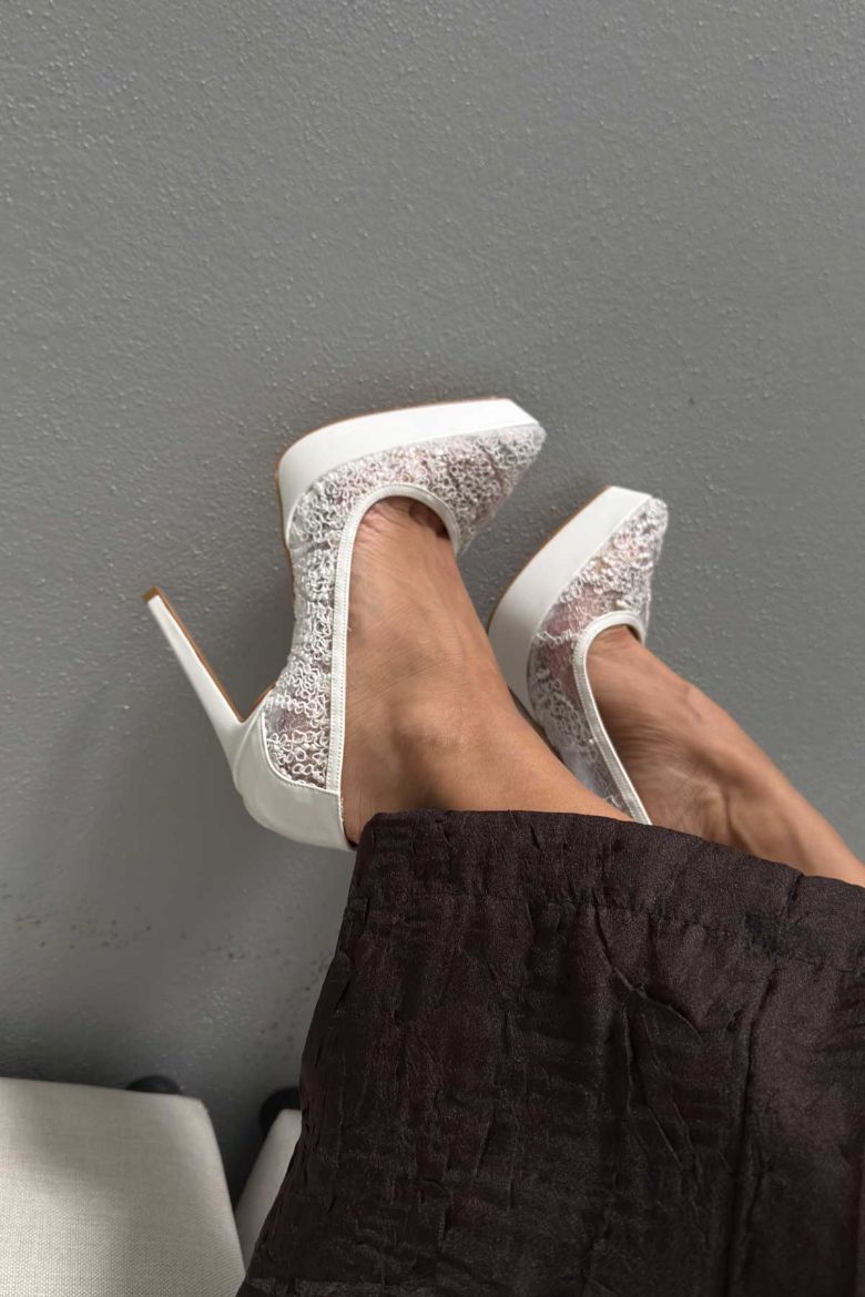 Riet İnce Topuk 13 Cm Beyaz Dantelli Platform resmi