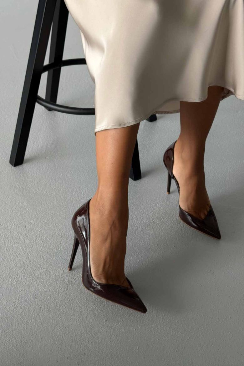 Swag İnce Topuk 10 Cm Acı Kahve Rugan Stiletto resmi