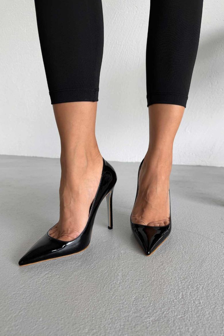 Daria Simli Taban İnce Topuk 12 Cm Siyah Rugan Stiletto resmi
