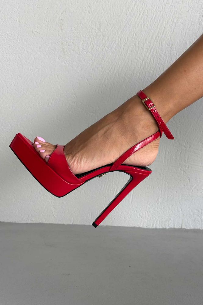 Giulia Bilekten Bantlı İnce Topuk 13 Cm Kırmızı Rugan Platform resmi