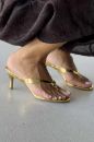 Maisie Parmak Arası İnce Topuk 7 Cm Gold Terlik