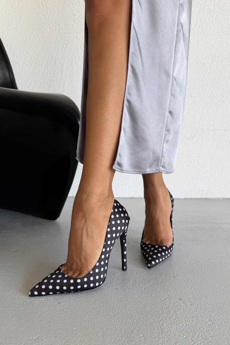 Fia İnce Topuk 12 Cm Siyah Beyaz Puantiyeli Stiletto resmi